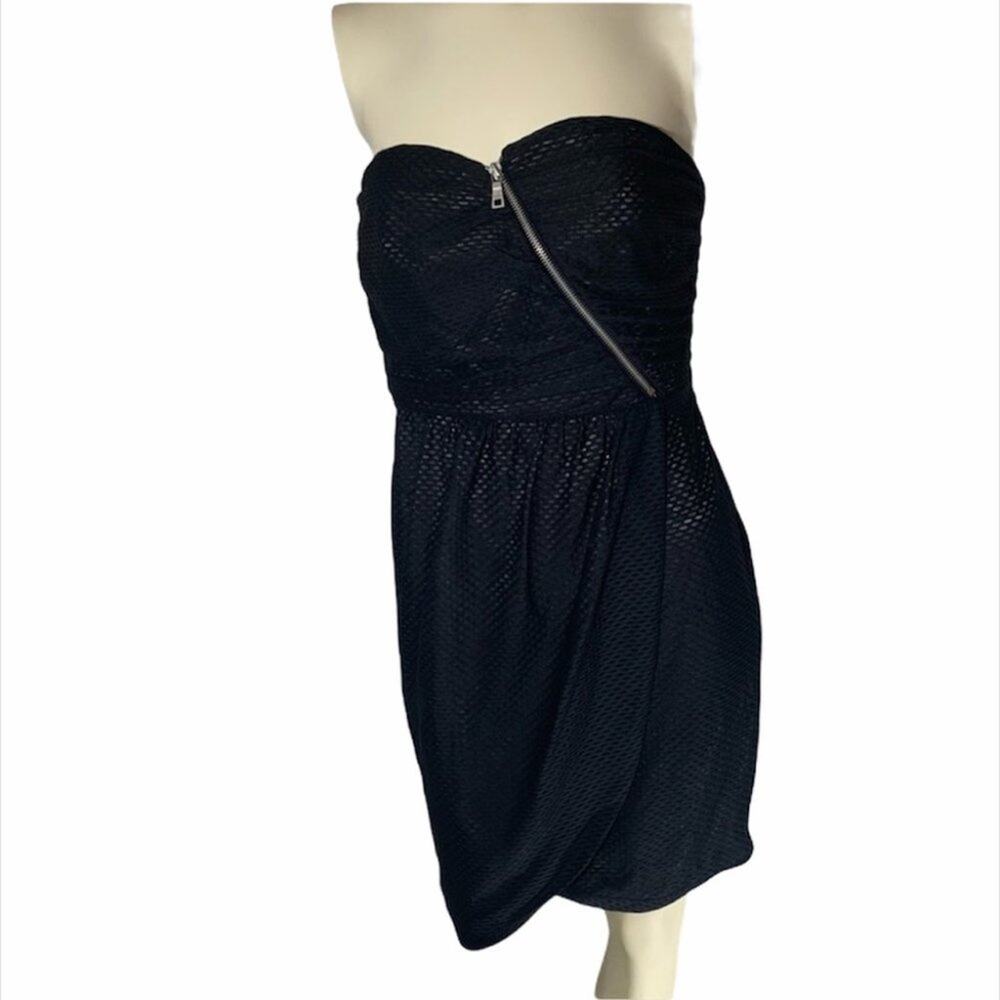 Andrew Marc 8 strapless zip dress